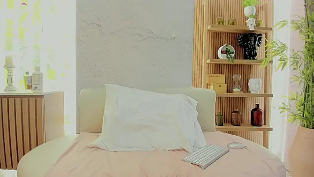 Scarleett 22 online show from 02.21.26