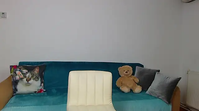 Snapshot of SaraDaisy chatting on 01.22.25 SaraDaisy online show from 01.22.25