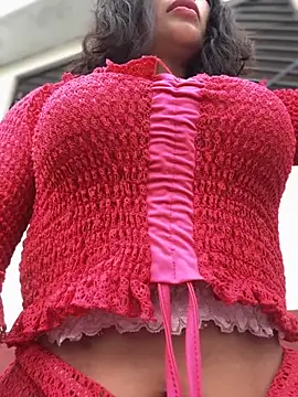 Snapshot of sexi_noemi chatting on 10.03.25 sexi noemi online show from 10.03.25