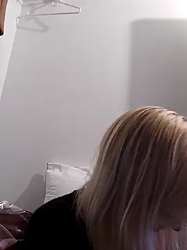 Snapshot of AmethystFoxx chatting on 11.03.25 AmethystFoxx online show from 11.03.25