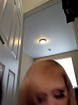 AmethystFoxx online show from 04.10.26