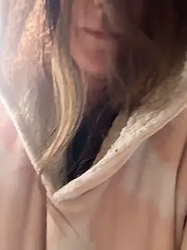 Mini And The Bear online show from 02.18.26