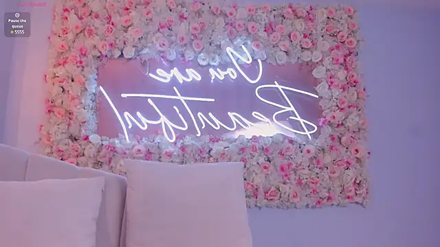 Snapshot of NaomiSainz chatting on 02.18.25 NaomiSainz online show from 02.18.25