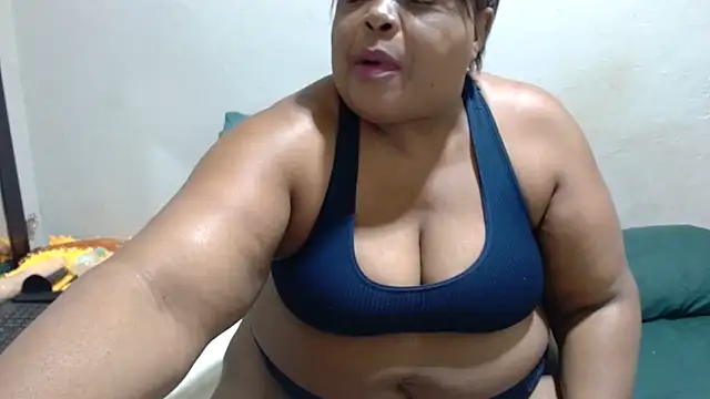 Snapshot of MatureBootyBabe4Uxx chatting on 04.27.26 MatureBootyBabe4Uxx online show from 04.27.26