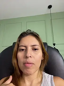 Snapshot of ROSE__15 chatting on 10.26.25 ROSE 15 online show from 10.26.25