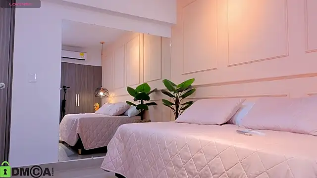 Snapshot of ROSE__15 chatting on 11.11.25 ROSE 15 online show from 11.11.25