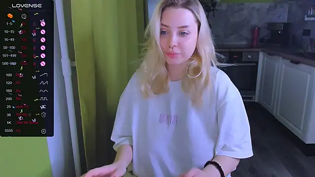 MonaLauu online show from 11.22.25