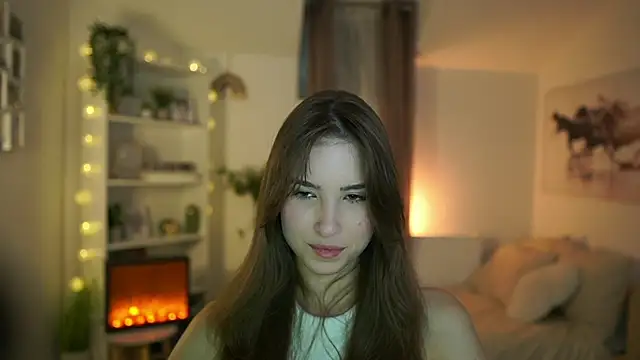 Snapshot of Abella_Danger_X chatting on 12.15.24 Abella Danger X online show from 12.15.24