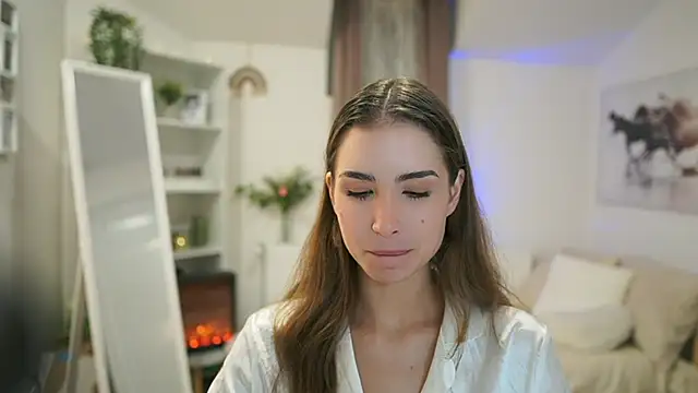 Snapshot of Abella_Danger_X chatting on 10.24.25 Abella Danger X online show from 10.24.25