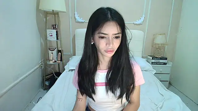 xTransQueenx online show from 04.04.26