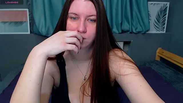Snapshot of LiyaSilve chatting on 01.23.25 LiyaSilve online show from 01.23.25