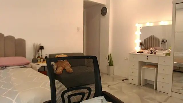 LoveMarieFoxxx online show from 05.13.26