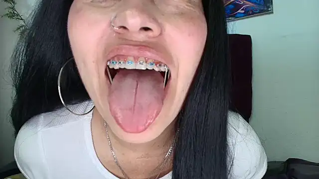 Snapshot of Tania_mature chatting on 11.24.25 Tania mature online show from 11.24.25