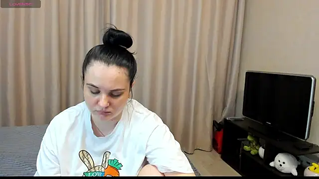 Snapshot of AlanaBrox chatting on 05.29.26 AlanaBrox online show from 05.29.26
