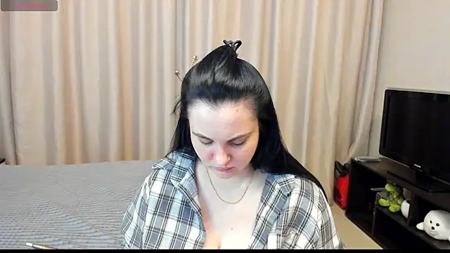Snapshot of AlanaBrox chatting on 05.30.26 AlanaBrox online show from 05.30.26