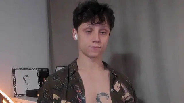 Snapshot of Nicky_neal chatting on 12.09.24 Nicky neal online show from 12.09.24