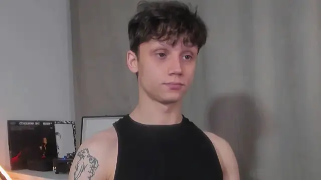 Snapshot of Nicky_neal chatting on 12.12.24 Nicky neal online show from 12.12.24