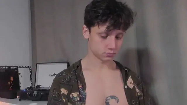 Snapshot of Nicky_neal chatting on 12.14.24 Nicky neal online show from 12.14.24