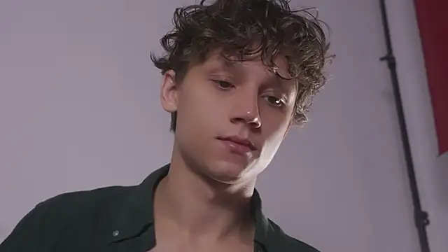 Snapshot of Nicky_neal chatting on 09.17.25 Nicky neal online show from 09.17.25