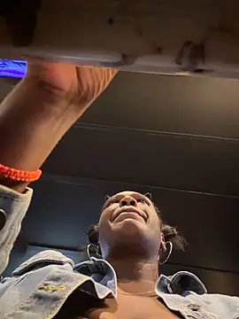 Snapshot of TilaTotti chatting on 02.20.26 TilaTotti online show from 02.20.26