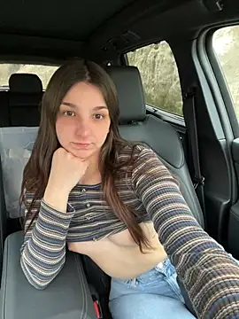 DoriDeluxe66 online show from 02.25.25