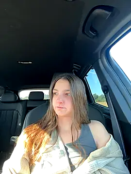 DoriDeluxe66 online show from 09.19.25