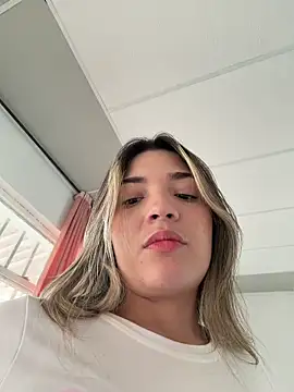 Snapshot of Sarita-candy chatting on 04.23.26 Sarita-candy online show from 04.23.26