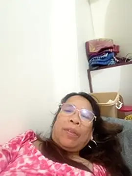 Snapshot of HotsexyNaughtysweetbaby chatting on 04.24.26 HotsexyNaughtysweetbaby online show from 04.24.26