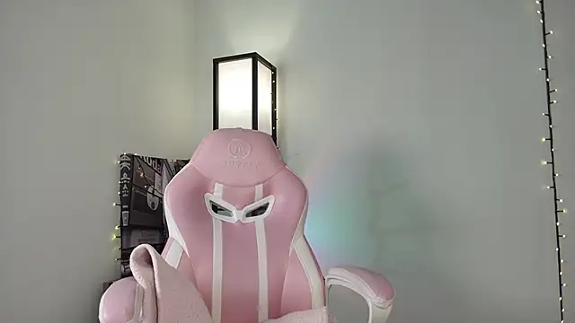  monamour  online show from 12.12.24