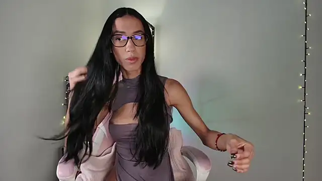  monamour  online show from 12.15.24