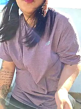 Snapshot of johanna974x chatting on 04.05.26 johanna974x online show from 04.05.26