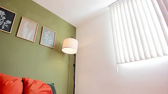 Snapshot of karlye_5 chatting on 10.06.25 karlye 5 online show from 10.06.25