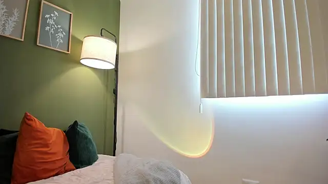 Snapshot of karlye_5 chatting on 10.20.25 karlye 5 online show from 10.20.25