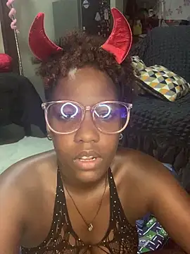 Snapshot of Tategadess chatting on 04.24.26 Tategadess online show from 04.24.26