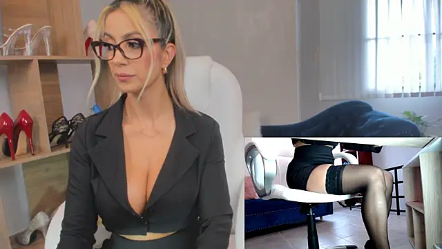 MissRhodes1 online show from 01.21.25