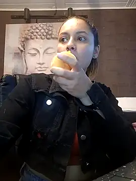 Emiily W online show from 01.10.25