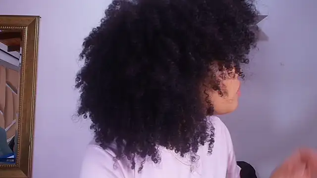 Snapshot of naia_blessed chatting on 09.08.25 naia blessed online show from 09.08.25