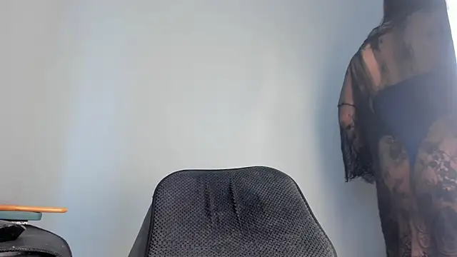 Snapshot of my_lovely_mia chatting on 01.16.25 my lovely mia online show from 01.16.25