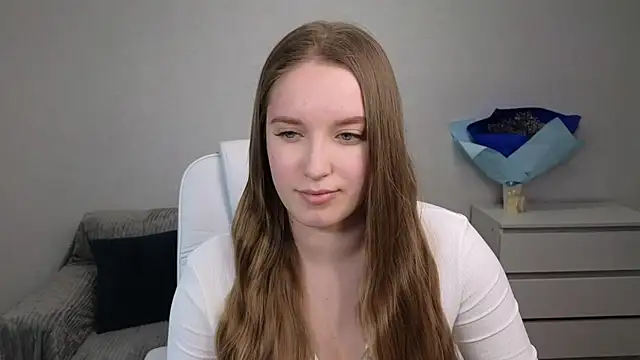 Snapshot of EvaMaddison chatting on 01.12.25 EvaMaddison online show from 01.12.25