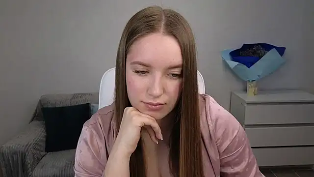 Snapshot of EvaMaddison chatting on 01.14.25 EvaMaddison online show from 01.14.25