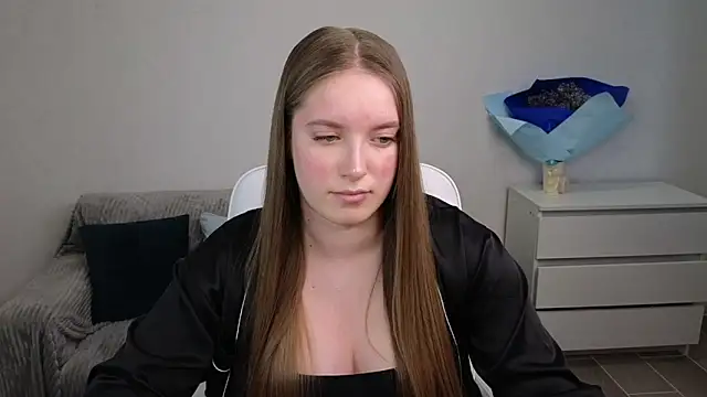 Snapshot of EvaMaddison chatting on 02.06.25 EvaMaddison online show from 02.06.25