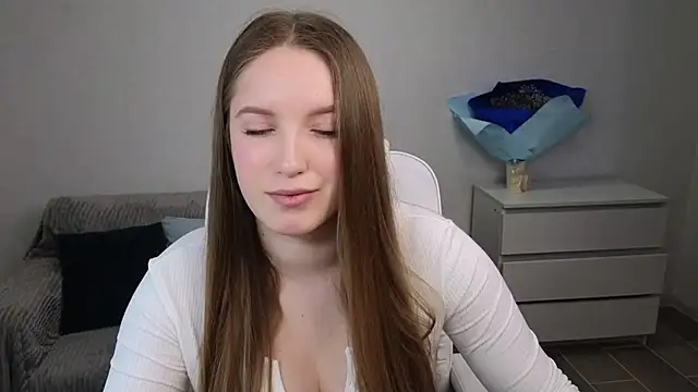 Snapshot of EvaMaddison chatting on 02.13.25 EvaMaddison online show from 02.13.25