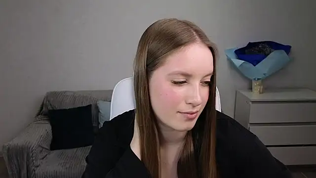 Snapshot of EvaMaddison chatting on 02.24.25 EvaMaddison online show from 02.24.25