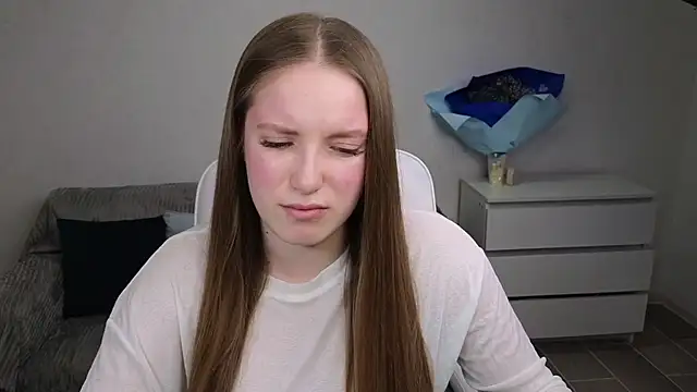 Snapshot of EvaMaddison chatting on 03.19.25 EvaMaddison online show from 03.19.25