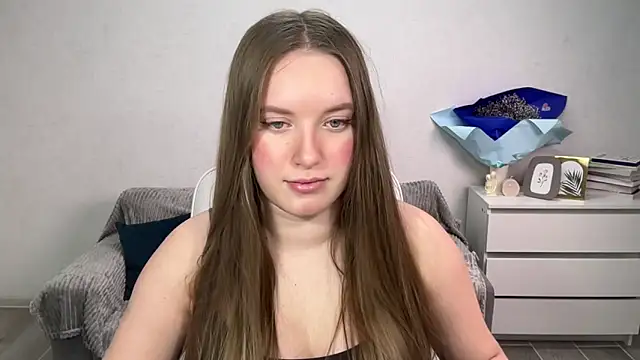 Snapshot of EvaMaddison chatting on 11.25.25 EvaMaddison online show from 11.25.25