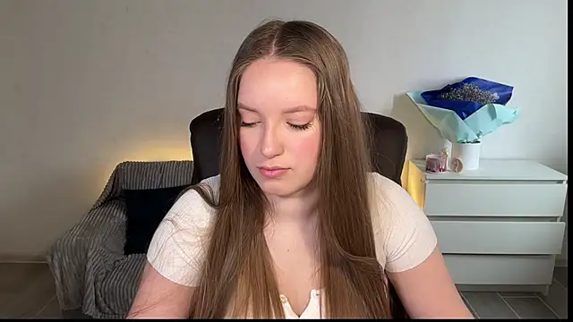 EvaMaddison online show from 04.11.26