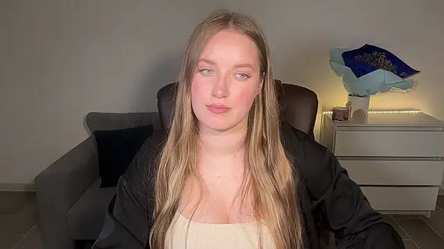 Snapshot of EvaMaddison chatting on 06.24.26 EvaMaddison online show from 06.24.26