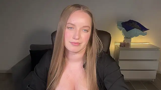 Snapshot of EvaMaddison chatting on 06.27.26 EvaMaddison online show from 06.27.26