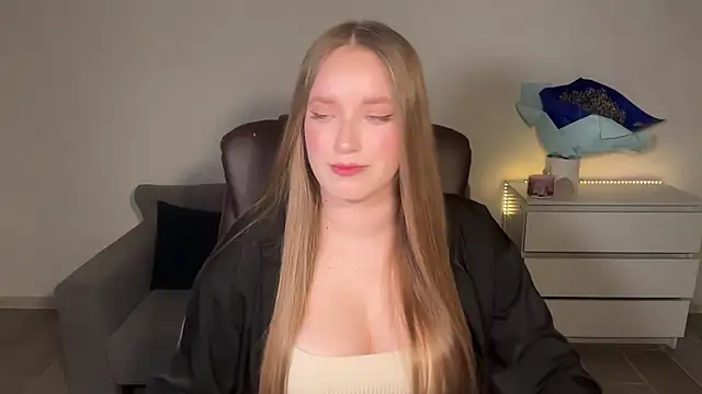 Snapshot of EvaMaddison chatting on 07.04.26 EvaMaddison online show from 07.04.26