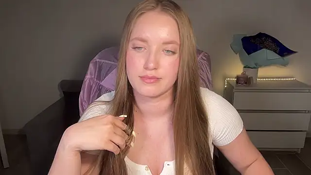 Snapshot of EvaMaddison chatting on 07.15.26 EvaMaddison online show from 07.15.26